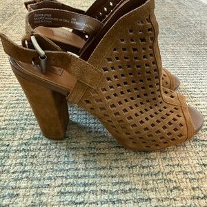14th & Union Brown Chunky Heel Peep-Toe Sandals